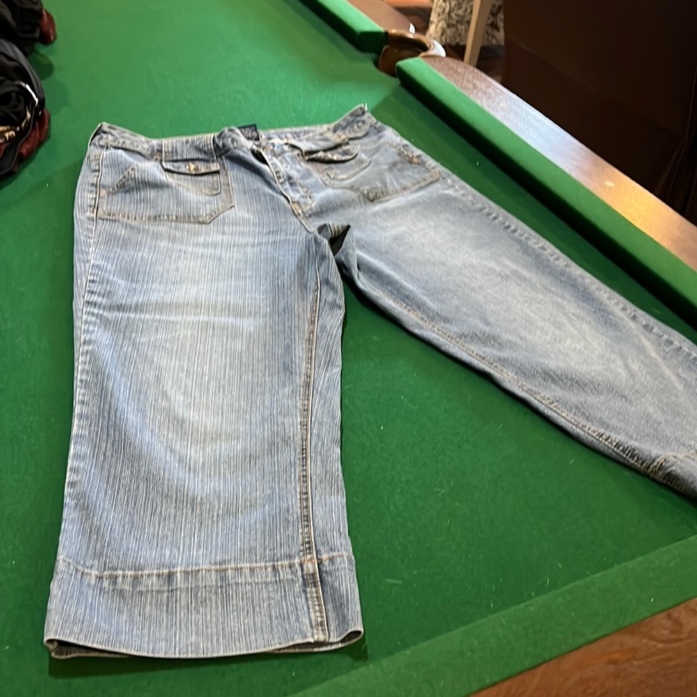 LA Blues blue cropped jeans. Very comfortable non stretchy .